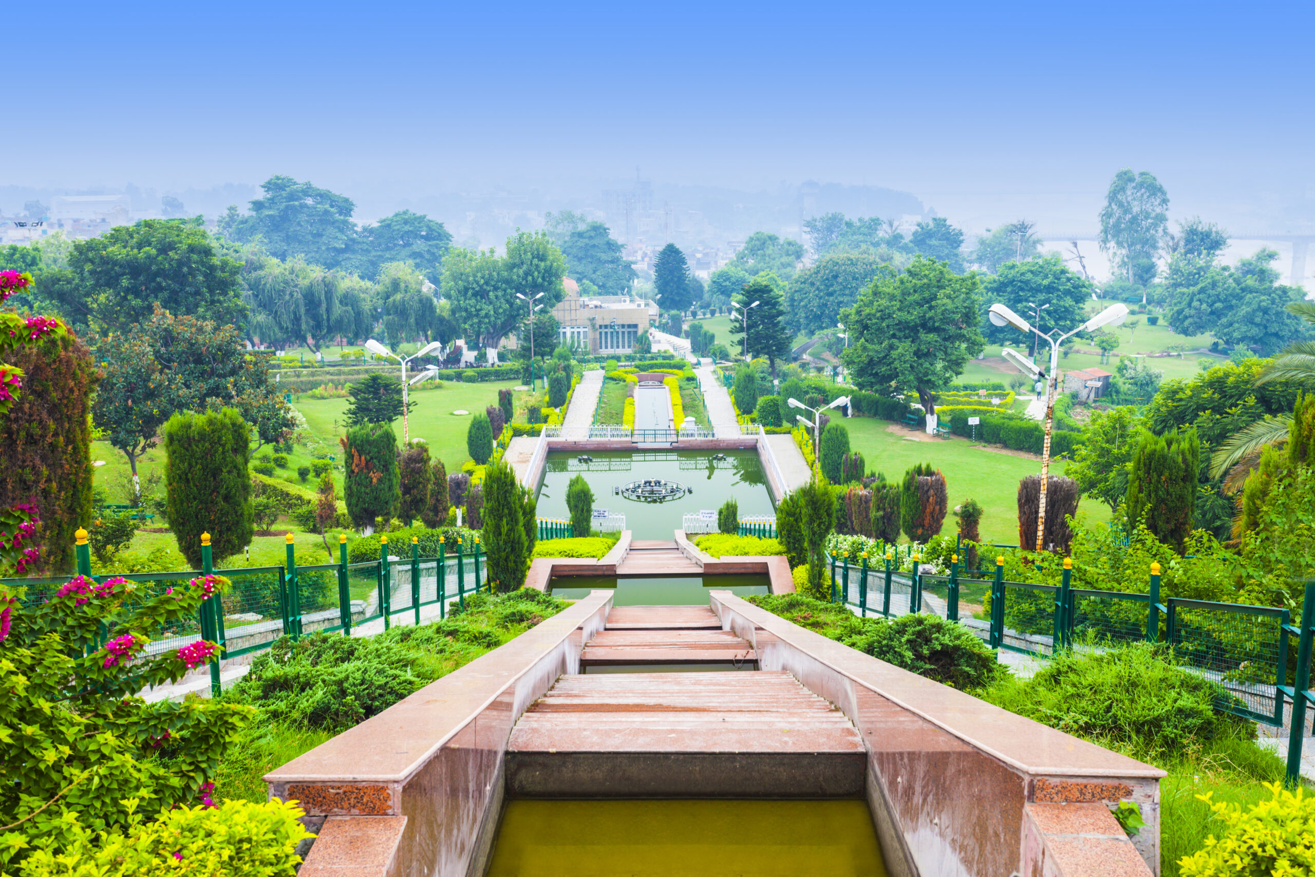 Bahu Fort & Garden